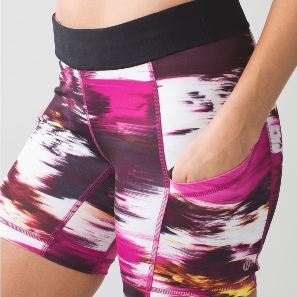 Lululemon What The Sport Short II
Pigment Wind Berry Rumble Multi